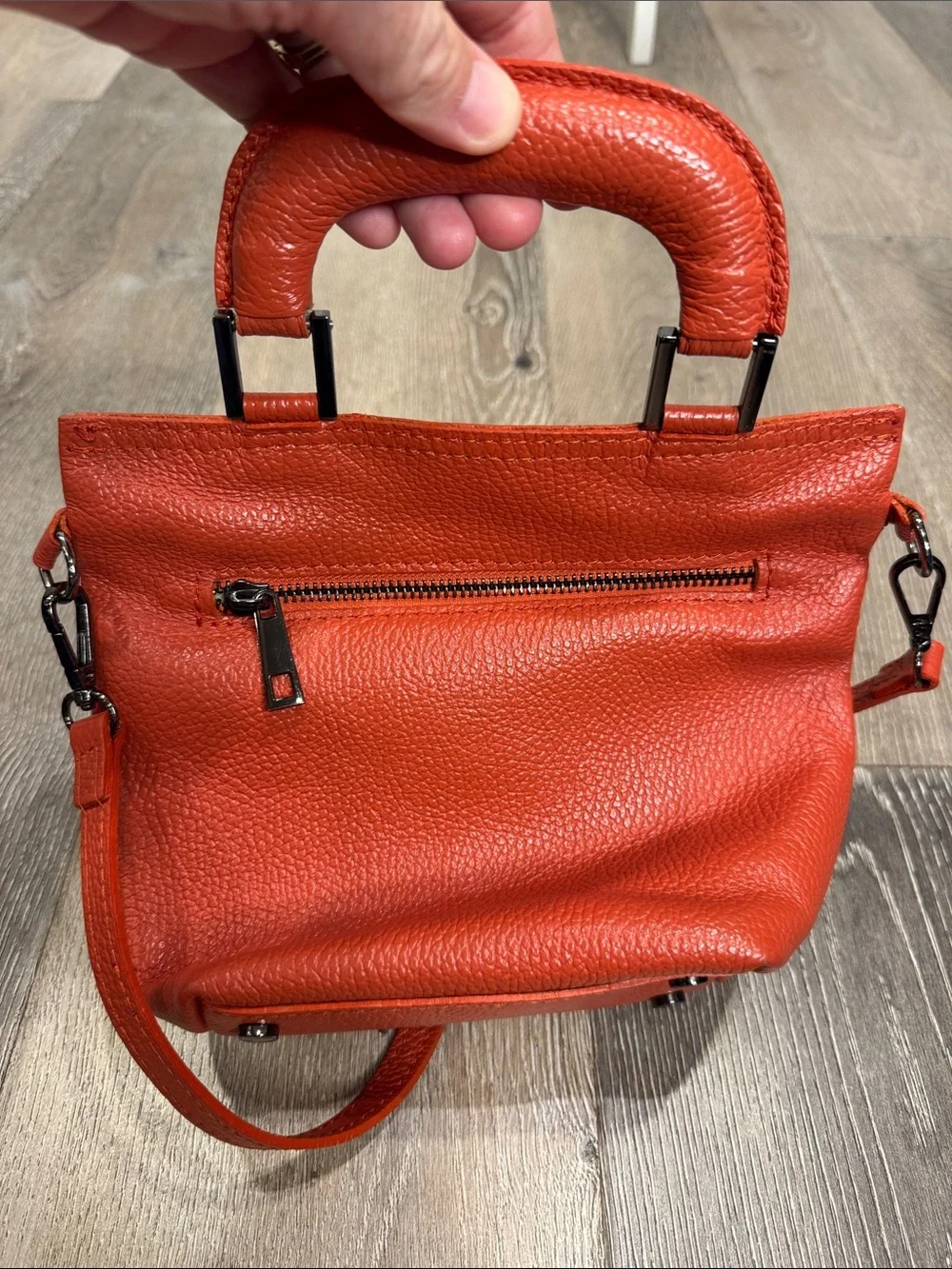 Viola Castellani Italian leather orange pebbled crossbody purse - Picture 2 of 4